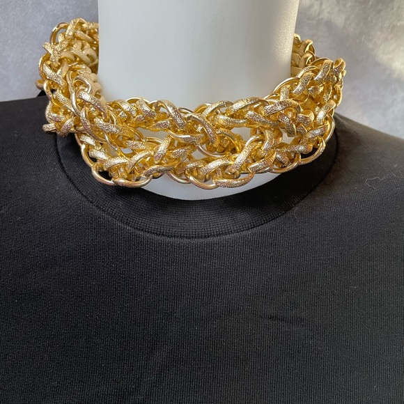 Gold chain choker necklace. - Picture 6 of 10